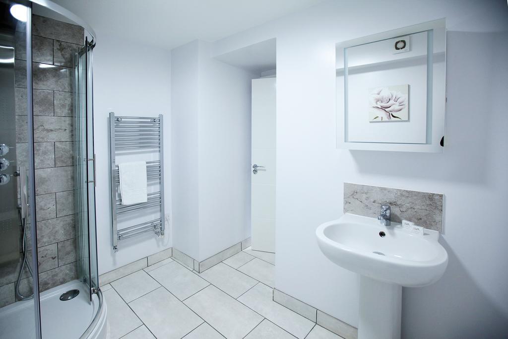 Austens Apartments Торки Екстериор снимка