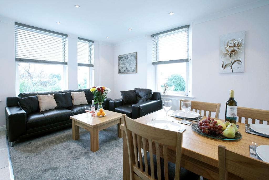 Austens Apartments Торки Екстериор снимка