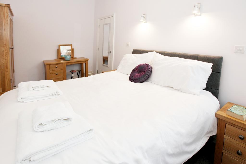 Austens Apartments Торки Екстериор снимка