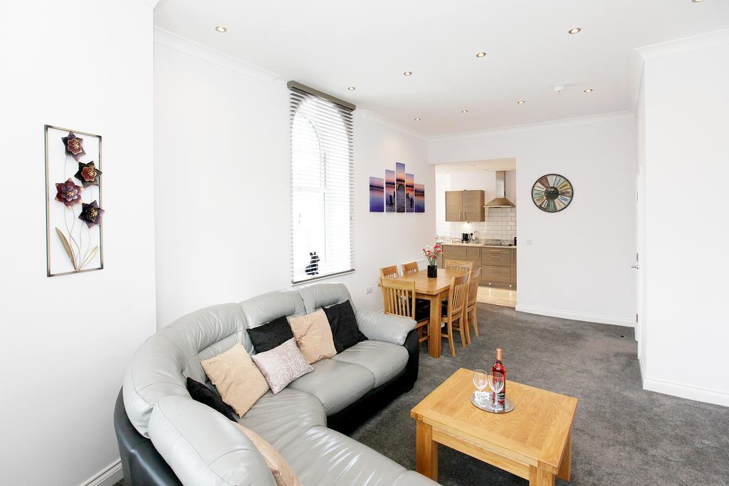 Austens Apartments Торки Екстериор снимка