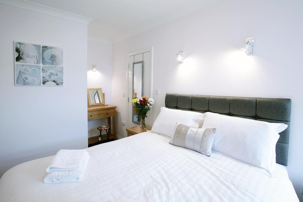 Austens Apartments Торки Екстериор снимка
