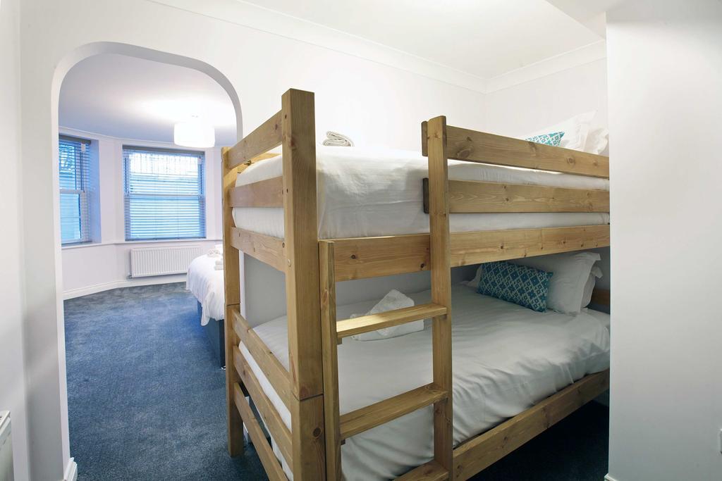 Austens Apartments Торки Екстериор снимка