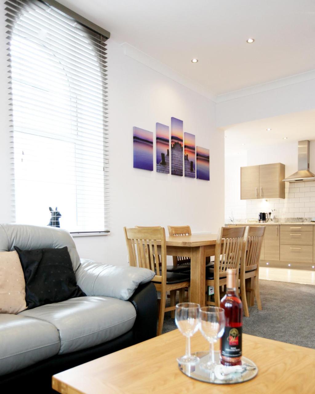 Austens Apartments Торки Екстериор снимка