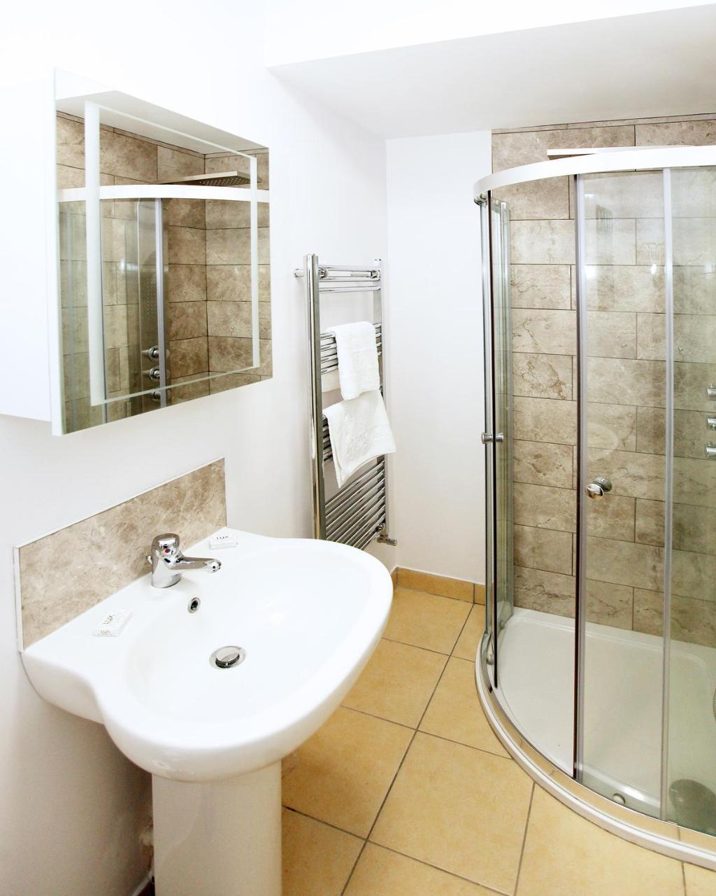 Austens Apartments Торки Екстериор снимка