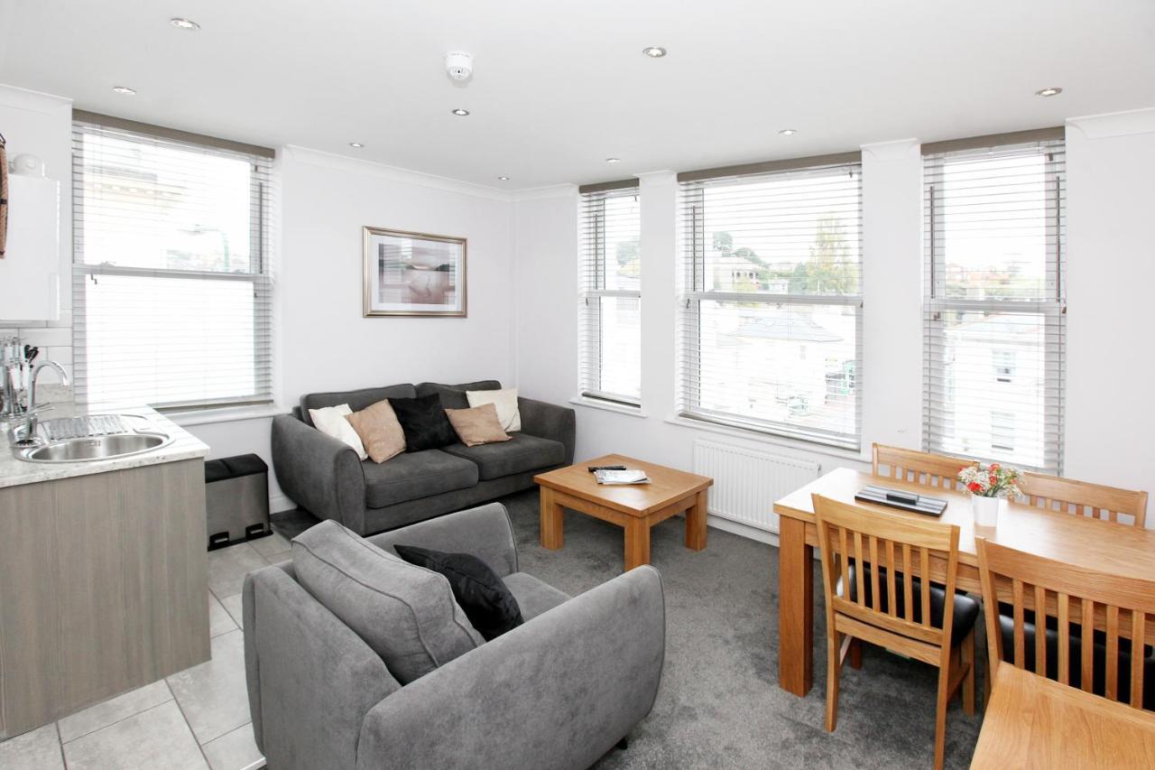 Austens Apartments Торки Екстериор снимка